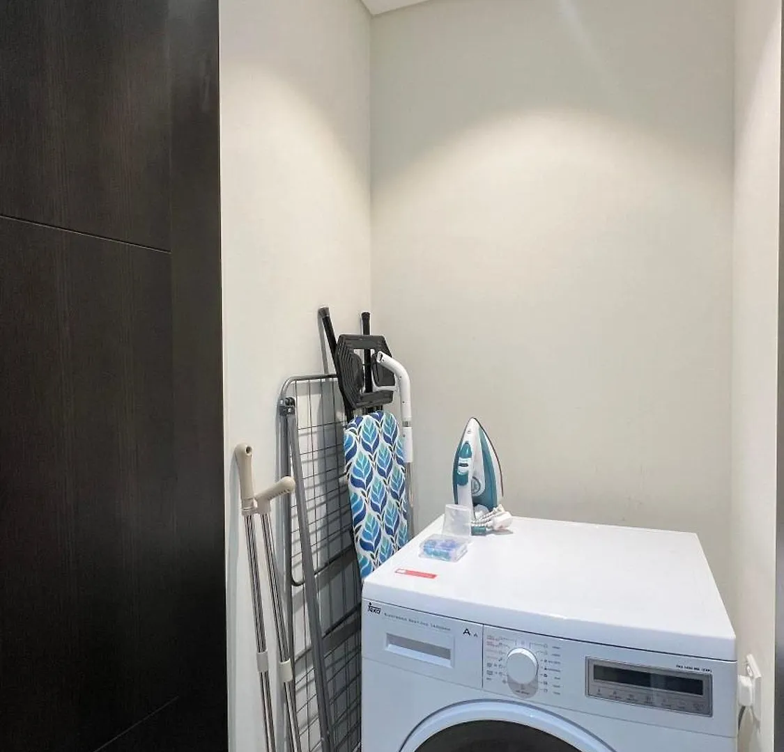 Smartstay At Creek Residences - Burj Khalifa Skyline View - Modern Luxury Apartments Dubai