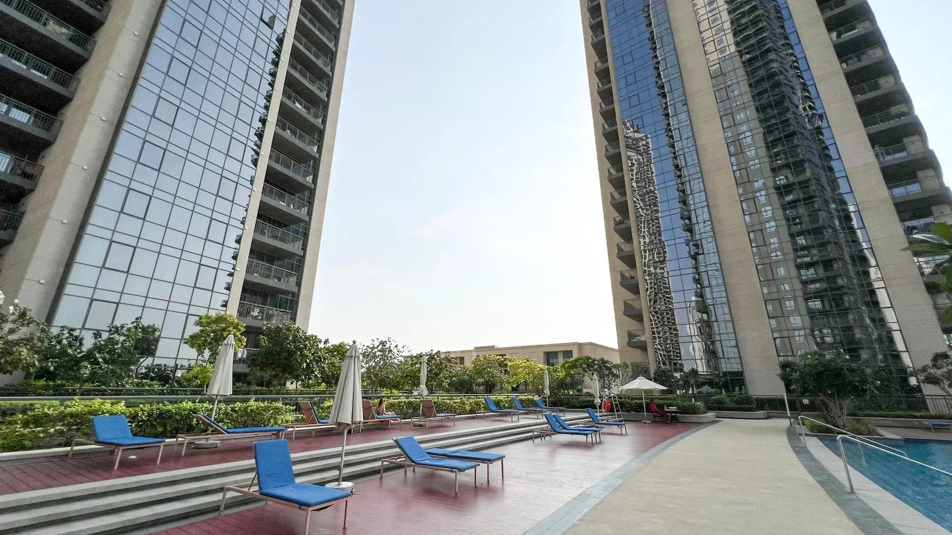 Smartstay At Creek Residences - Burj Khalifa Skyline View - Modern Luxury Apartments Dubai United Arab Emirates