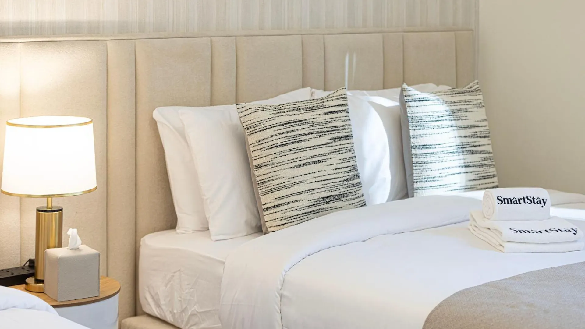 Smartstay At Creek Residences - Burj Khalifa Skyline View - Modern Luxury Apartments Dubai 0*,