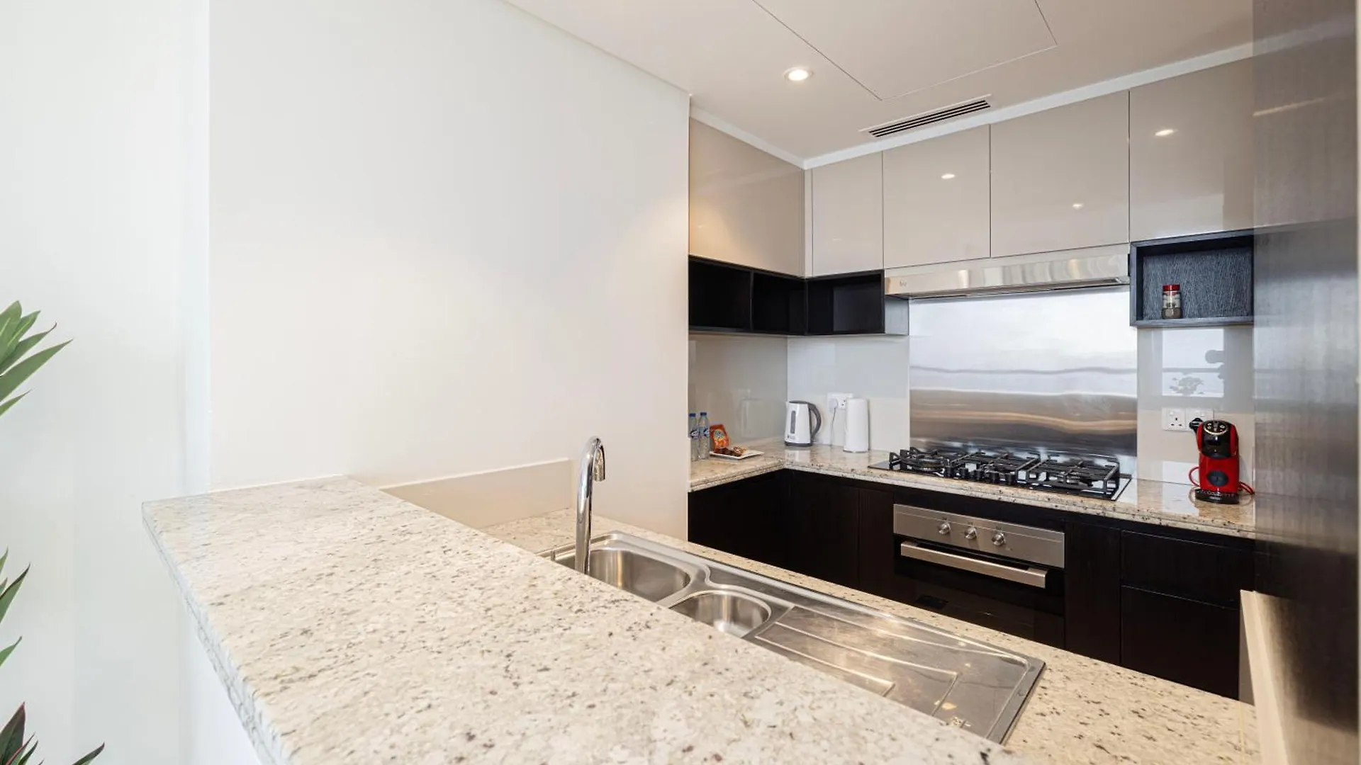 Smartstay At Creek Residences - Burj Khalifa Skyline View - Modern Luxury Apartments Dubai