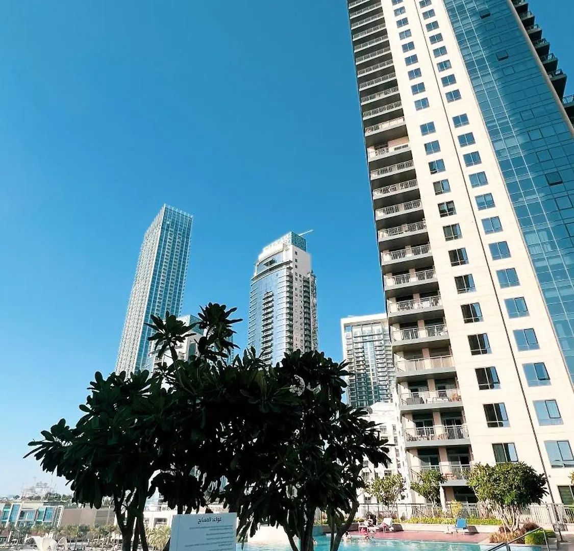 Smartstay At Creek Residences - Burj Khalifa Skyline View - Modern Luxury Apartments Dubai